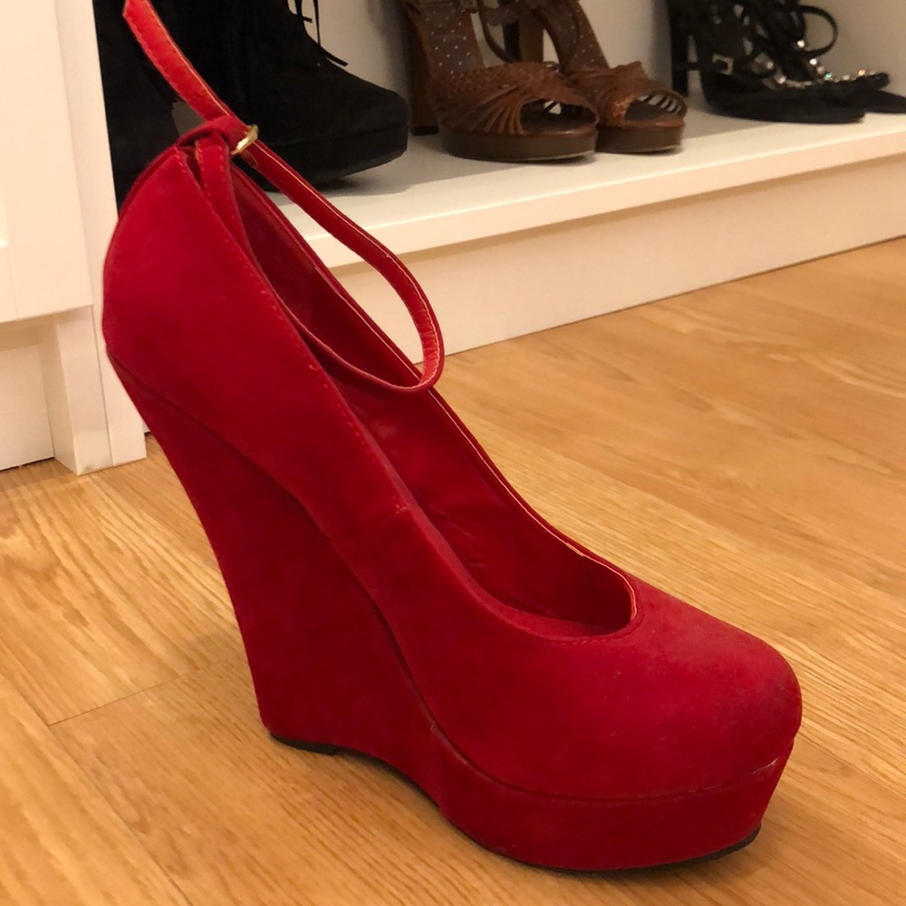 Red Velvet Wedges 8
